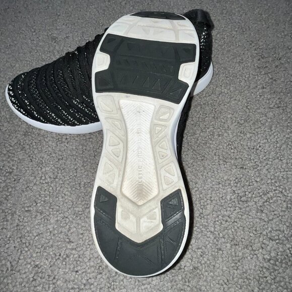APL Athletic Propulsion Labs Women's Techloom Wave Runners Sz 10 Black White EUC - Picture 9 of 13